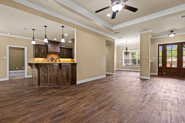 110 Hidden Creek Lane, Longview, TX 75602