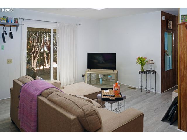 100 Sw 195TH Ave #160, Beaverton, OR 97006