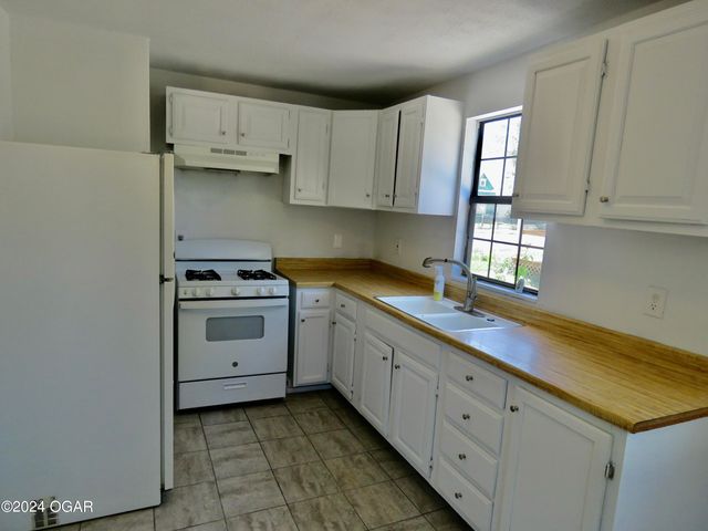 811 W 6th Street, Joplin, MO 64801