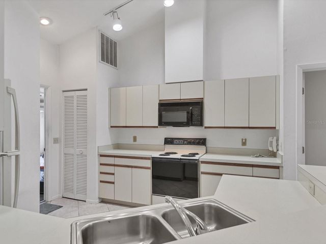 4816 79TH AVENUE PLAZA E, Sarasota, FL 34243