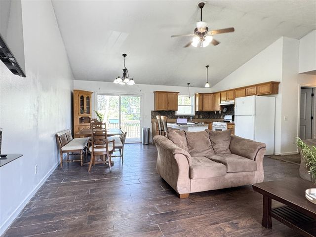 2840 Stonewood Court, Grand Rapids, MI 49504