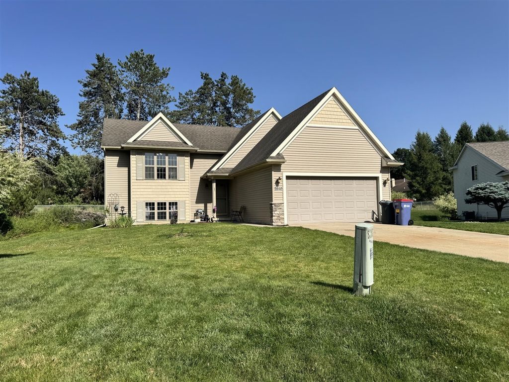 2840 Stonewood Court, Grand Rapids, MI 49504