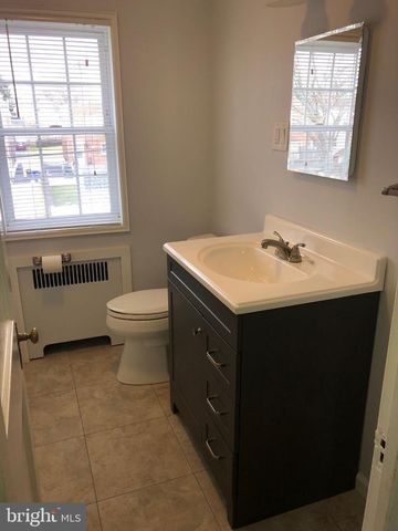 34 BRAEBURN RD, Havertown, PA 19083