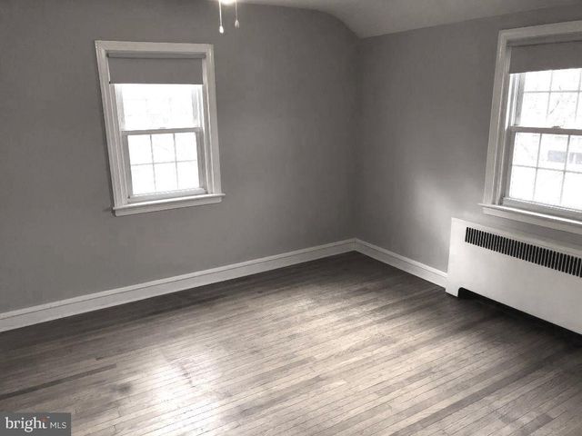 34 BRAEBURN RD, Havertown, PA 19083