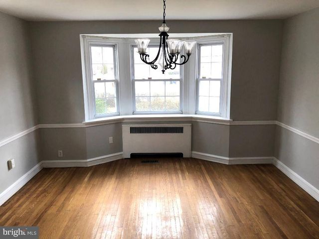 34 BRAEBURN RD, Havertown, PA 19083