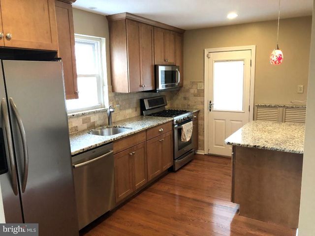 34 BRAEBURN RD, Havertown, PA 19083