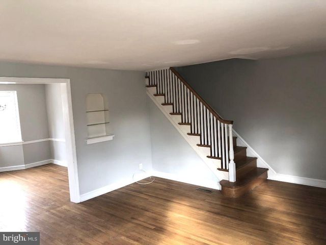 34 BRAEBURN RD, Havertown, PA 19083