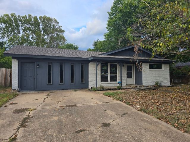 1541 Cloverdale Drive, Fort Worth, TX 76134