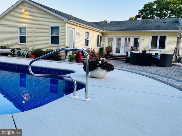 52 W BIRCH ST, Vineland, NJ 08360