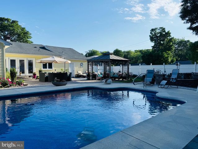 52 W BIRCH ST, Vineland, NJ 08360