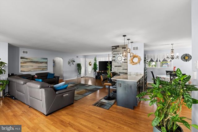 52 W BIRCH ST, Vineland, NJ 08360