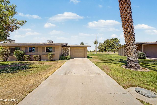 11016 N COGGINS Drive, Sun City, AZ 85351
