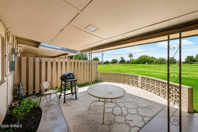 11016 N COGGINS Drive, Sun City, AZ 85351