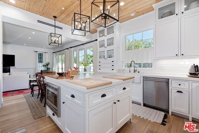 10810 Wilkins Avenue, Los Angeles, CA 90024