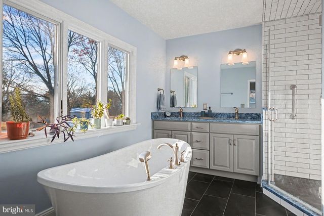 306 PAXINOSA RD W, Easton, PA 18040