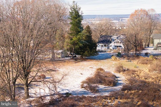 306 PAXINOSA RD W, Easton, PA 18040