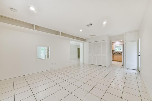 807 Stadium Circle, Friendswood, TX 77546