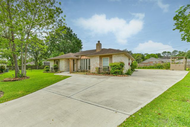 807 Stadium Circle, Friendswood, TX 77546