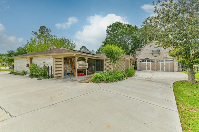 807 Stadium Circle, Friendswood, TX 77546