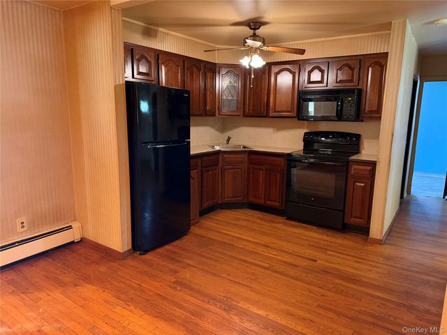 30 Bayview Avenue, Bayport, NY 11705