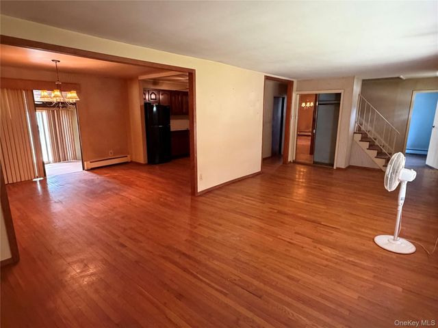 30 Bayview Avenue, Bayport, NY 11705