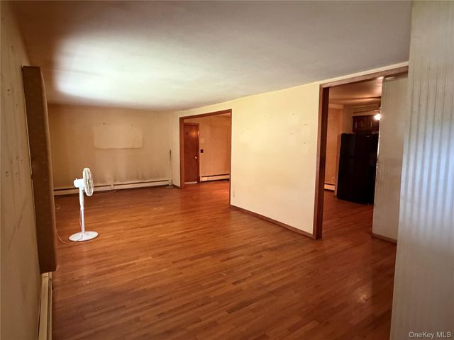 30 Bayview Avenue, Bayport, NY 11705