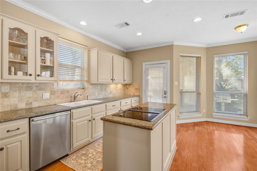 13215 Jessica Lane, Houston, TX 77069