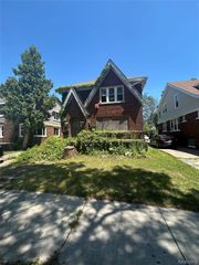 5282 Lakeview Street, Detroit, MI 48213