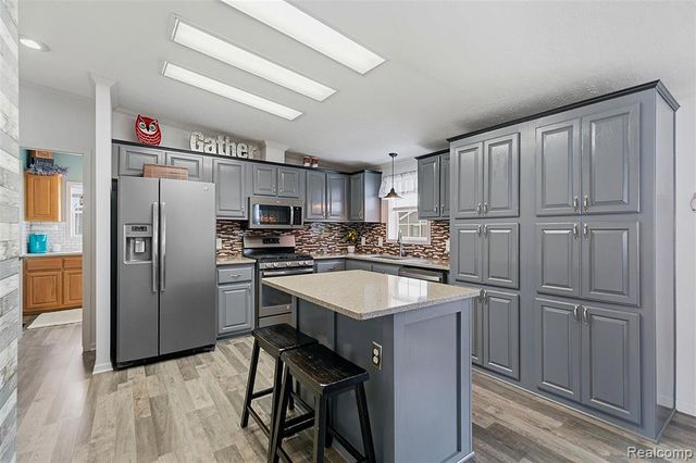 57510 Old Red Ln, Lenox, MI 48048