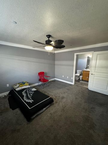 3237 Whittier Avenue, Clovis, CA 93611