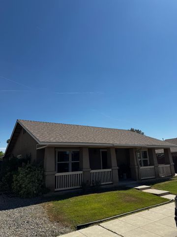 3237 Whittier Avenue, Clovis, CA 93611