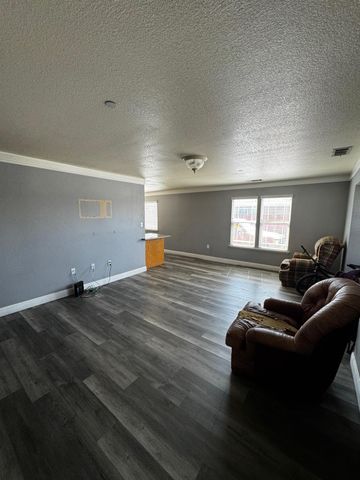 3237 Whittier Avenue, Clovis, CA 93611