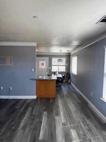 3237 Whittier Avenue, Clovis, CA 93611