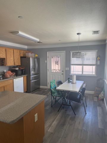 3237 Whittier Avenue, Clovis, CA 93611