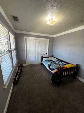 3237 Whittier Avenue, Clovis, CA 93611