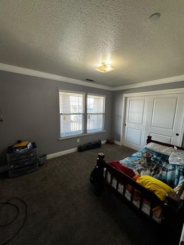 3237 Whittier Avenue, Clovis, CA 93611