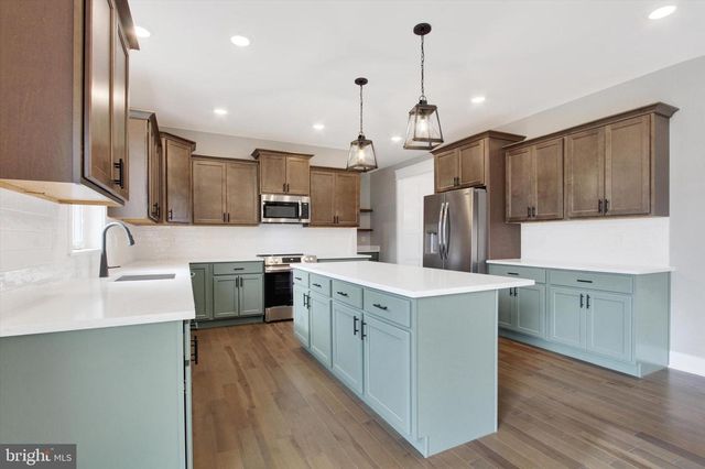 11501 PINNACLE VIEW DR, Waynesboro, PA 17268