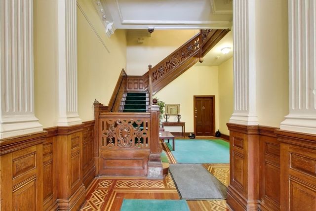 298 Commonwealth Ave 202, Boston, MA 02116