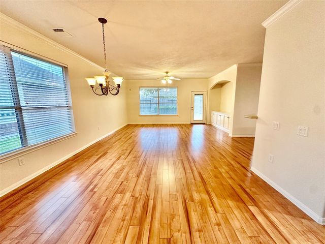 1306 Modena Drive, Pearland, TX 77581