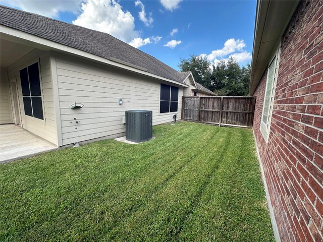 1306 Modena Drive, Pearland, TX 77581