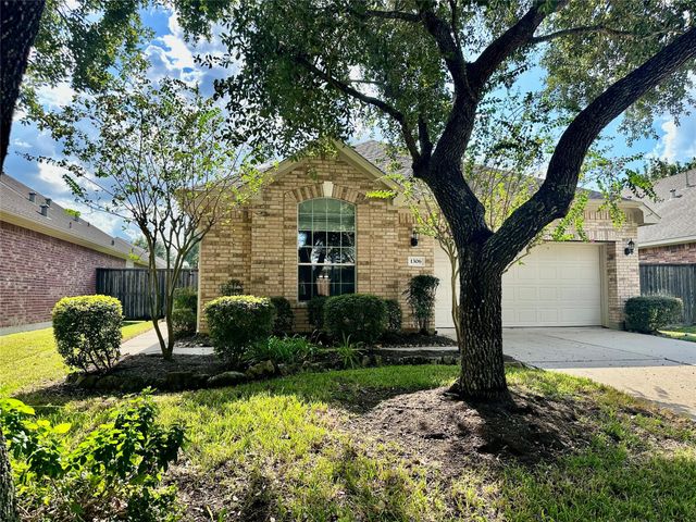 1306 Modena Drive, Pearland, TX 77581