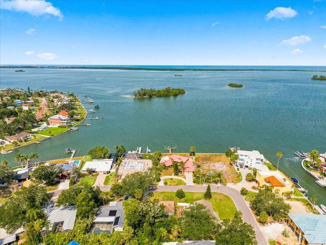 111 SHORE DRIVE, Dunedin, FL 34698