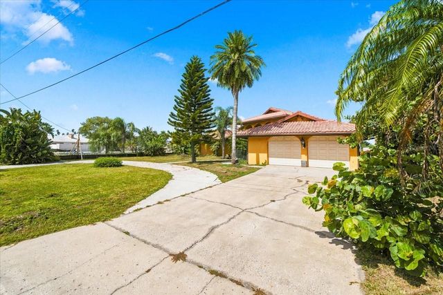 111 SHORE DRIVE, Dunedin, FL 34698