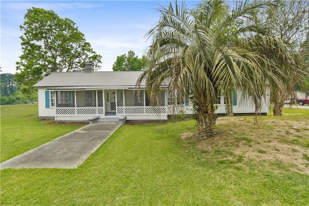 1106 NW Oak Street, Townsend, GA 31331