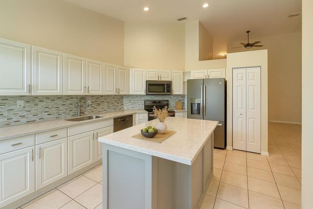 2400 E Aragon Boulevard Unit 2, Sunrise, FL 33313