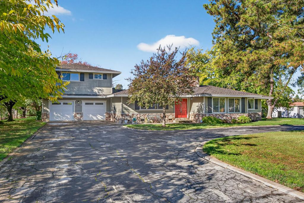 8730 Bamarcia Dr, Elk Grove, CA 95624