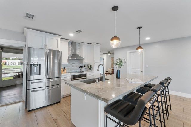 6701 NW 98th Ave, Tamarac, FL 33321