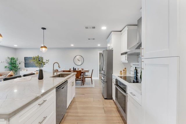 6701 NW 98th Ave, Tamarac, FL 33321