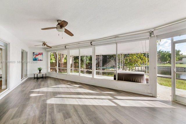 6701 NW 98th Ave, Tamarac, FL 33321