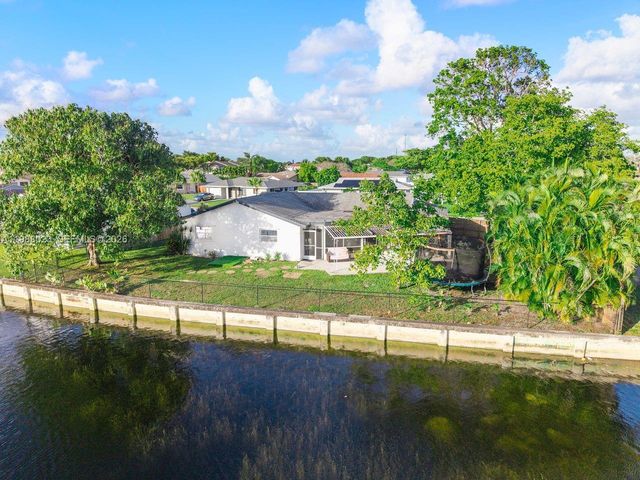 6701 NW 98th Ave, Tamarac, FL 33321